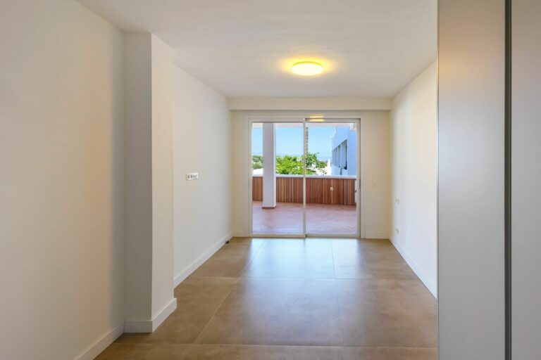 ab393e0c2e934e0f196a260b2895b6ff - 12