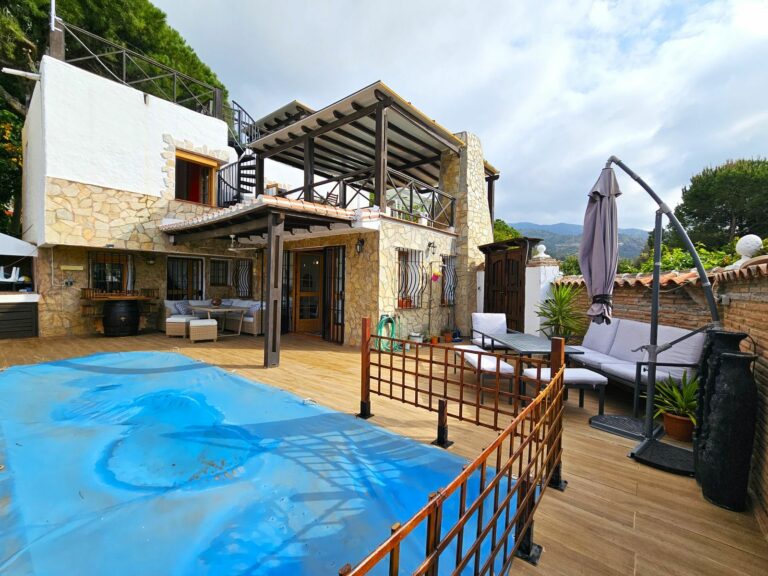 abcce76495c828e9c0400ea8e0abdcd9 - 1