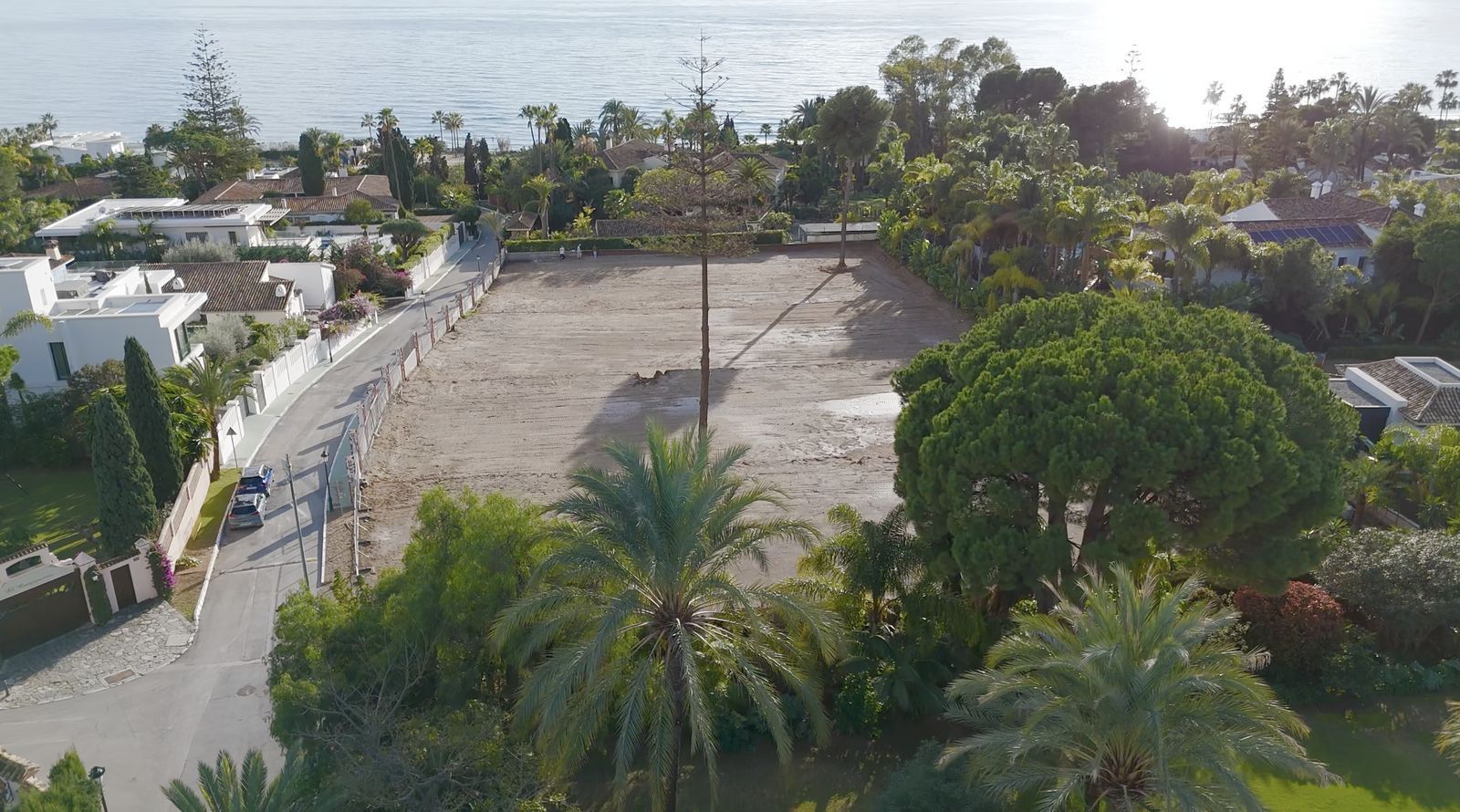 abeaf57a900f9124dbc8c0373e006e69 - 4