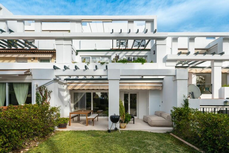 ac07581a406ae72c9b359c5984d1fd8e - 12