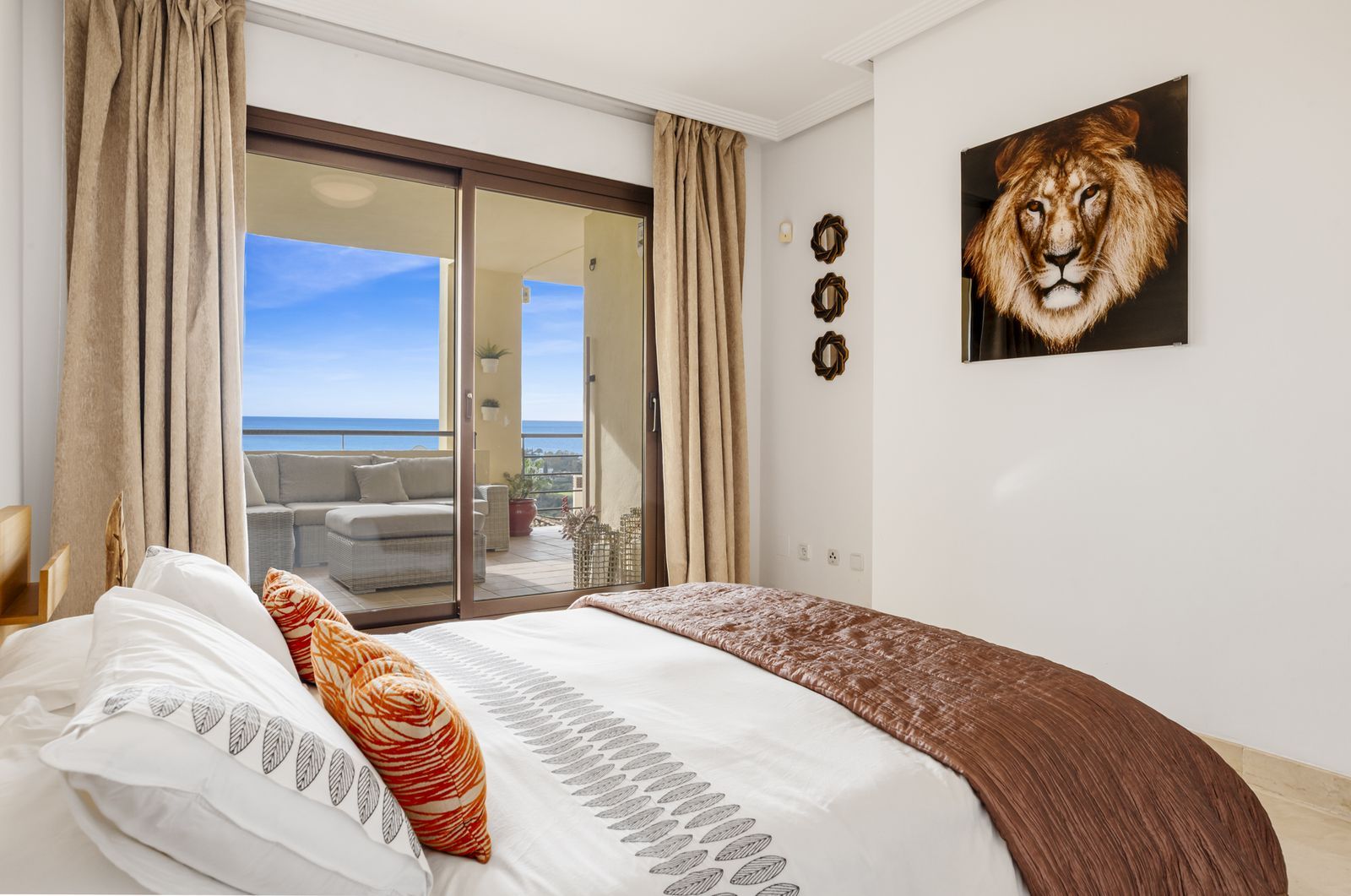 ad0693f19713c3f5a9600eea3e646823 - 16