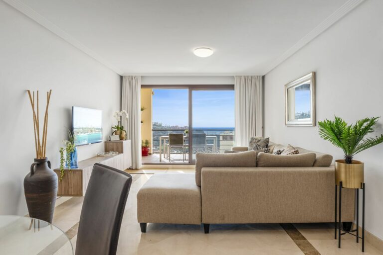 ad0693f19713c3f5a9600eea3e646823 - 2