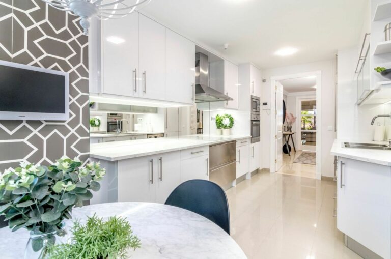 adc6b8888cfd050743289a0f8178e36b - 11