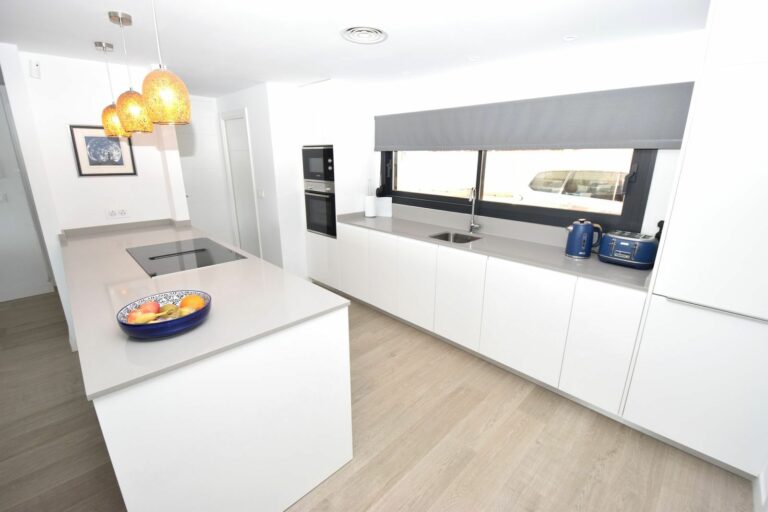 af2b66e1333a085d71aeb991e1a4243e - 11