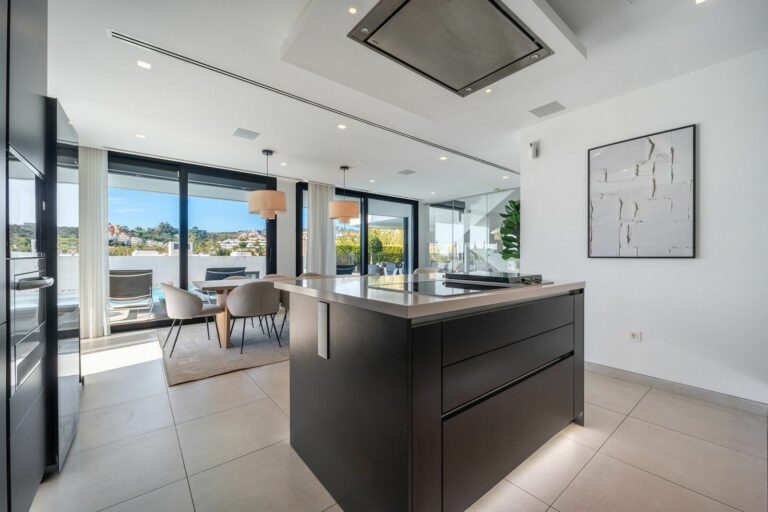 af767b7c41e363a4c08b22bebe7c90e6 - 13