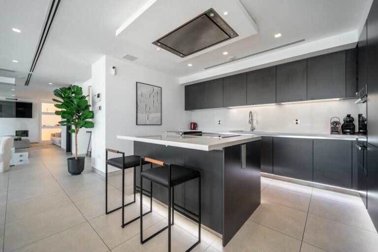 af767b7c41e363a4c08b22bebe7c90e6 - 14