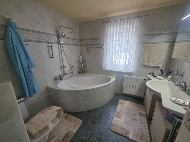 afec5bc2c2afc2e14fc7d4a867877cab - 15