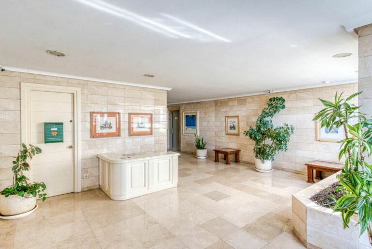 b06eaf515228b80b77e769c2f1efbb6d - 16