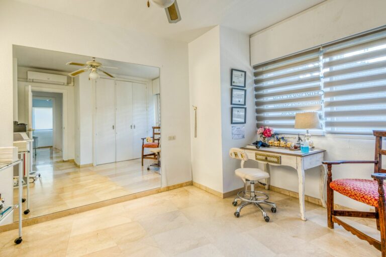 b06eaf515228b80b77e769c2f1efbb6d - 9