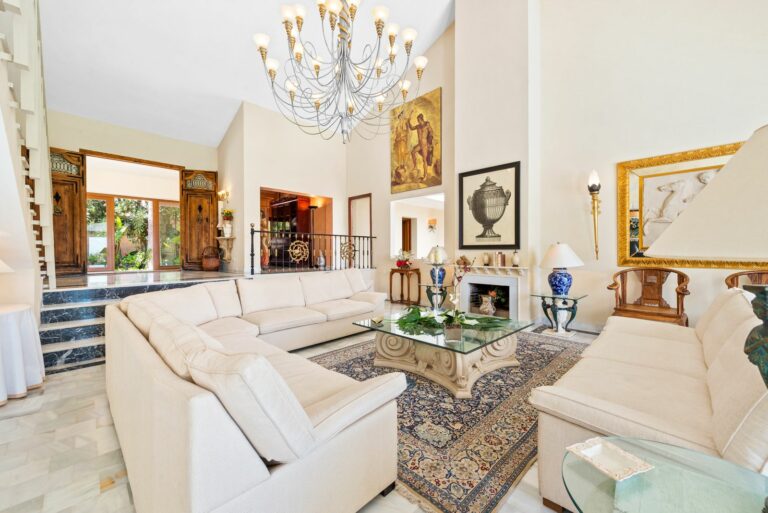 b0c6a68f9c91bb355a29a4919282975e - 4