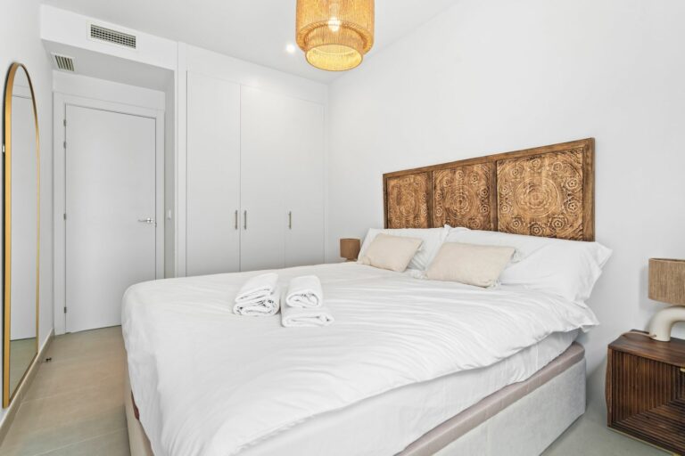 b2b0b3afd7e2dc48c808b99a72a73723 - 15