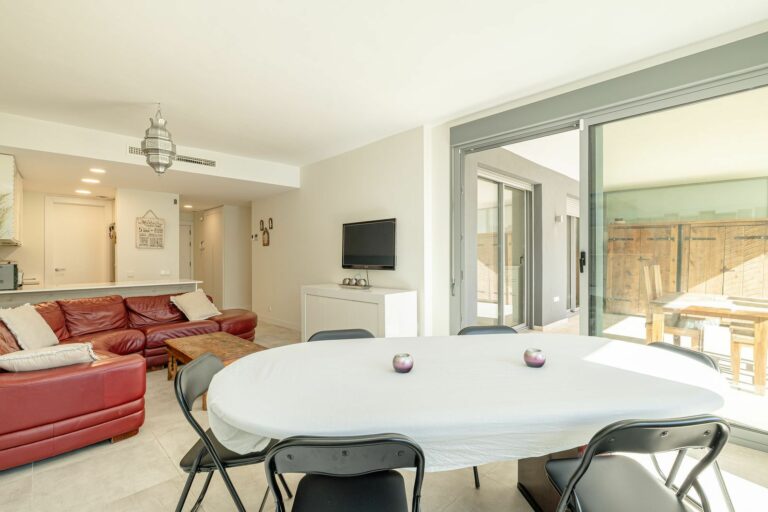 b2db6a76355ce3e2a531d77e53d11556 - 6