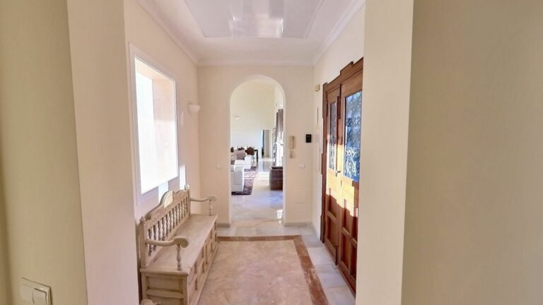 b3a6b9055e6a47e65062afe5de0cabad - 12