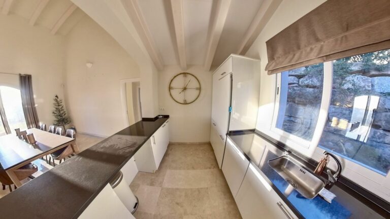 b3a6b9055e6a47e65062afe5de0cabad - 15