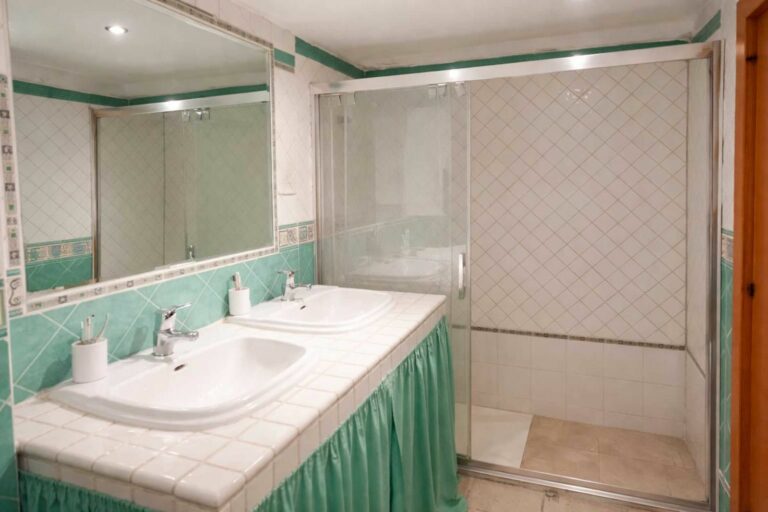 b4c7f65eb39eef655d8bcb6206fcbdb5 - 12