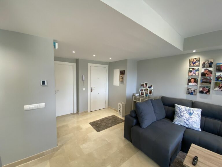 b4fcab5bcf183b0f56a270f99a1cfb94 - 1