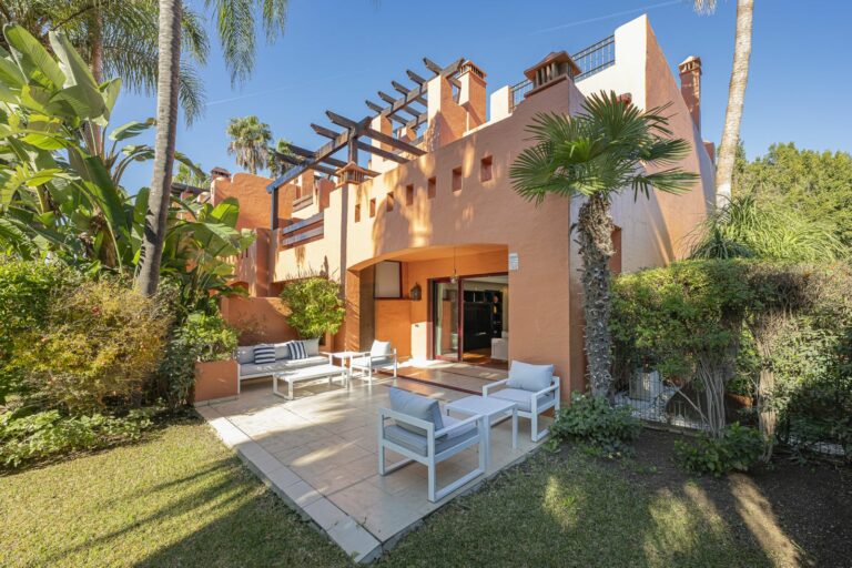 b6388f7563feed2f3cde385f001e819c - 2