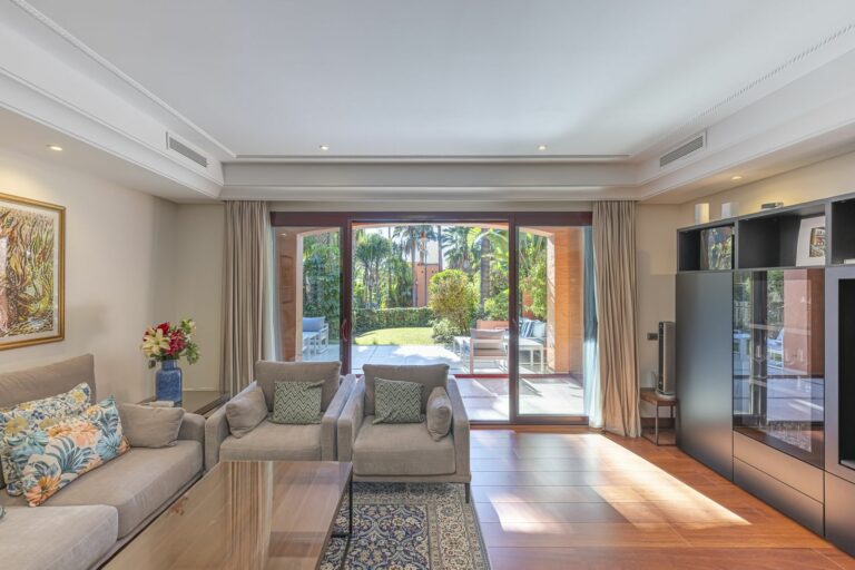 b6388f7563feed2f3cde385f001e819c - 3