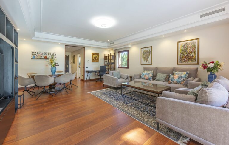 b6388f7563feed2f3cde385f001e819c - 8