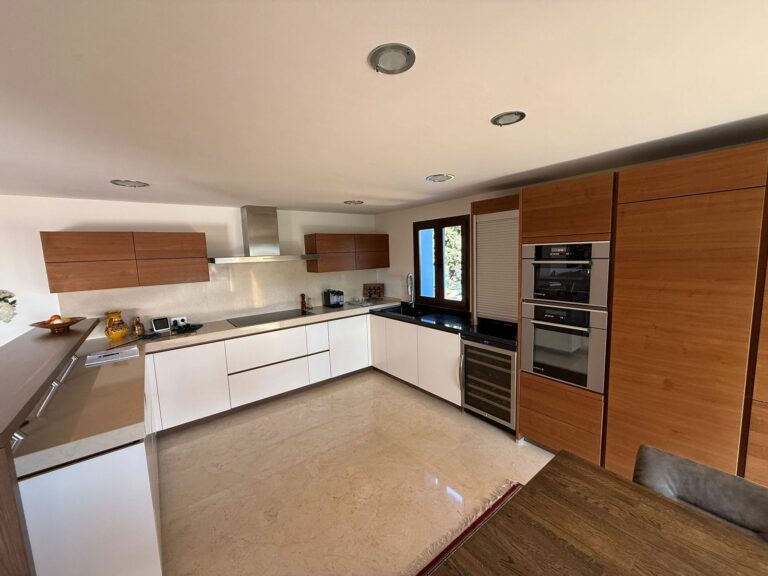 ba1afb38c81c7312ff9288c9d7272d67 - 11