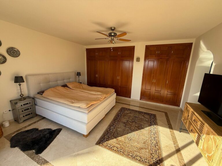 ba1afb38c81c7312ff9288c9d7272d67 - 16