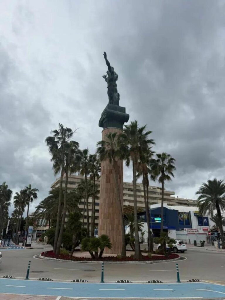 ba560a638ec4640cff7ec23077989773 - 10