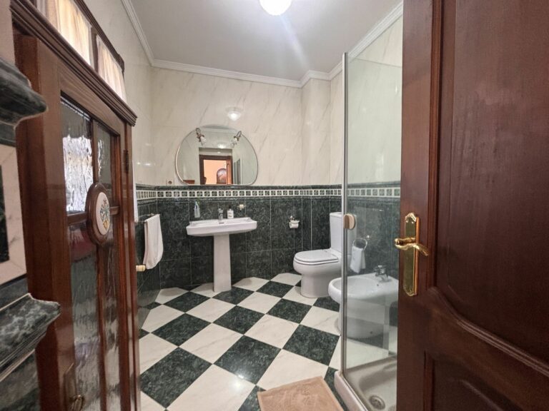 bab6812e2950c81894a4f8d7ea7db098 - 13