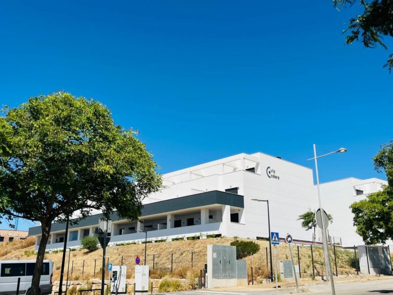 bb7699e73cc9543edc17b861d2f9c0a6 - 1