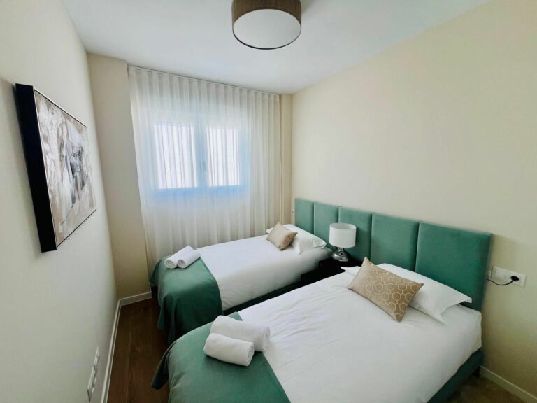 bb7699e73cc9543edc17b861d2f9c0a6 - 16