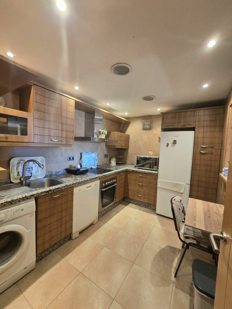 c08b0d83610db2f9e6fe8f902f8a17a3 - 10