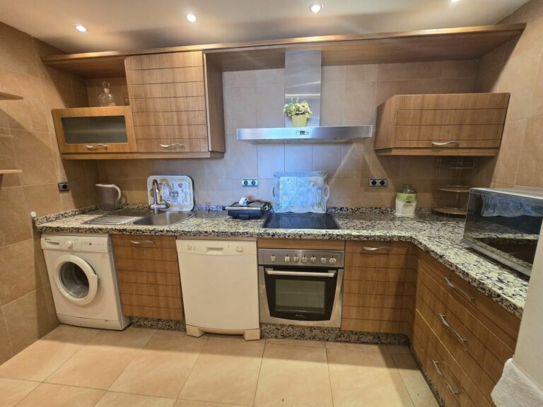 c08b0d83610db2f9e6fe8f902f8a17a3 - 12