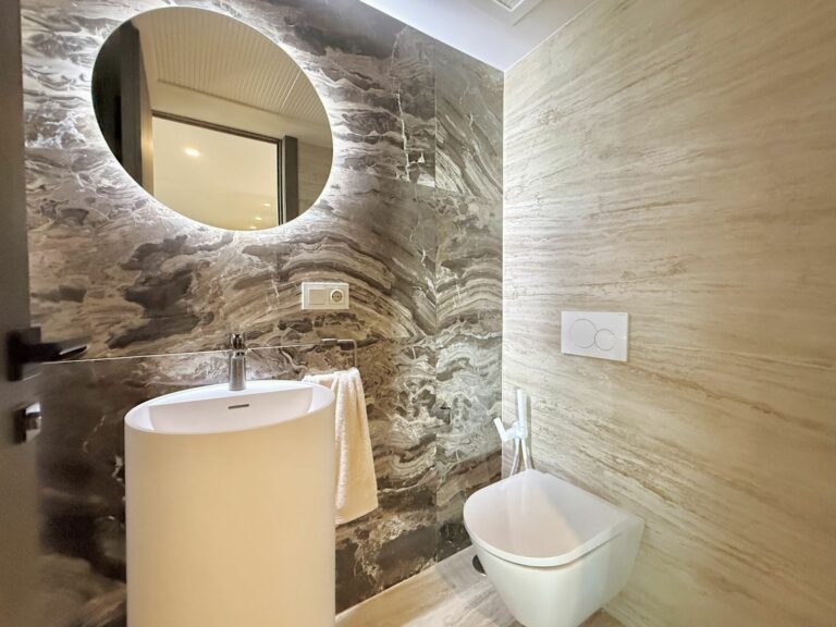 c1a43d56ba22890b475ef366521ef800 - 13