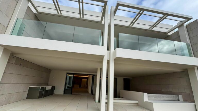 c20980f0d4a84304a92b97c41c59a2bf - 10