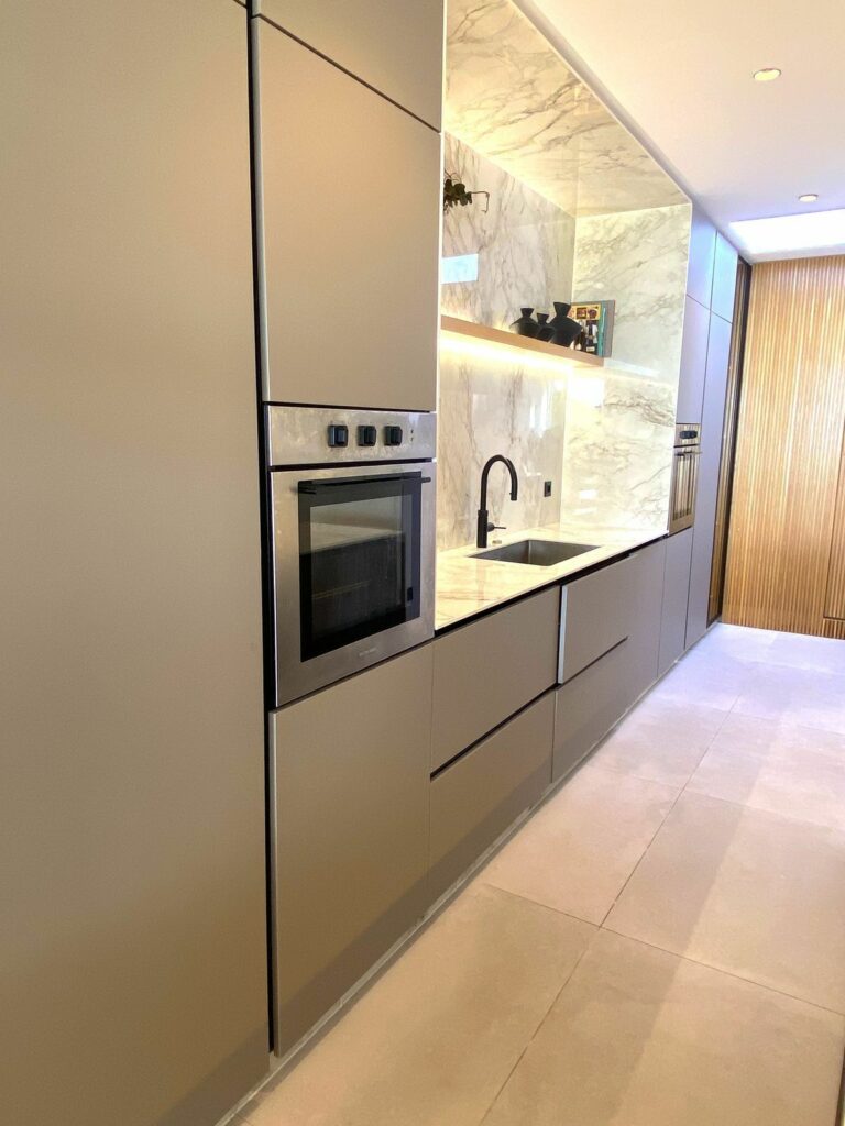 c330bd1f667b481c059c91bb7b12ffa6 - 9