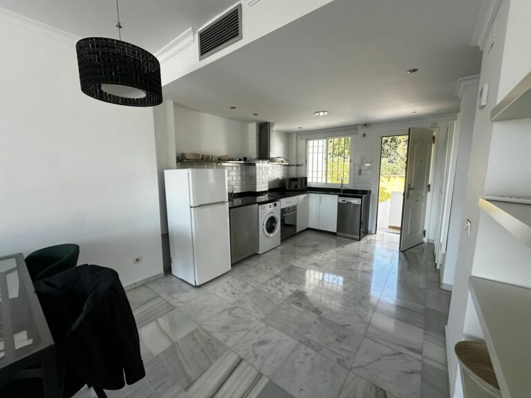 c3370e289cf301ff51156dd314fe9636 - 5