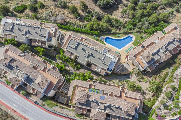 c3da6f29a4c6653d4c340e95afeee60a - 16