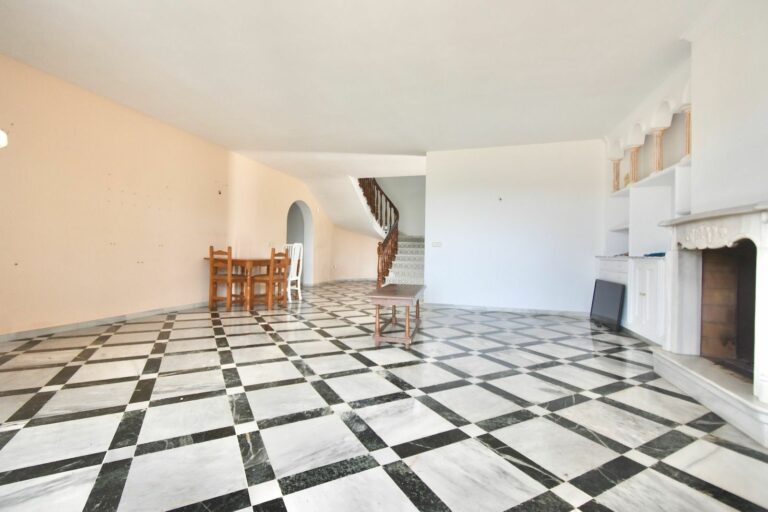 c3e10fc7bc9cf5cf1f8022d8e4e65b0b - 15