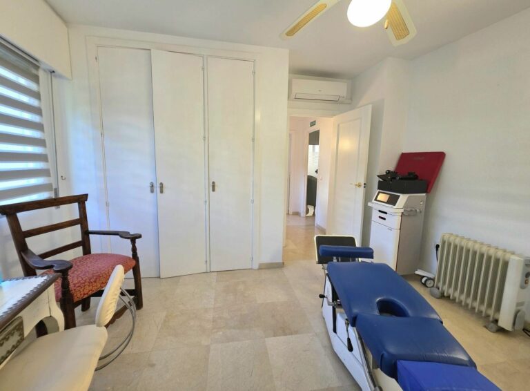 c42bdbc05e56d548c96b15e983f3d6e3 - 10