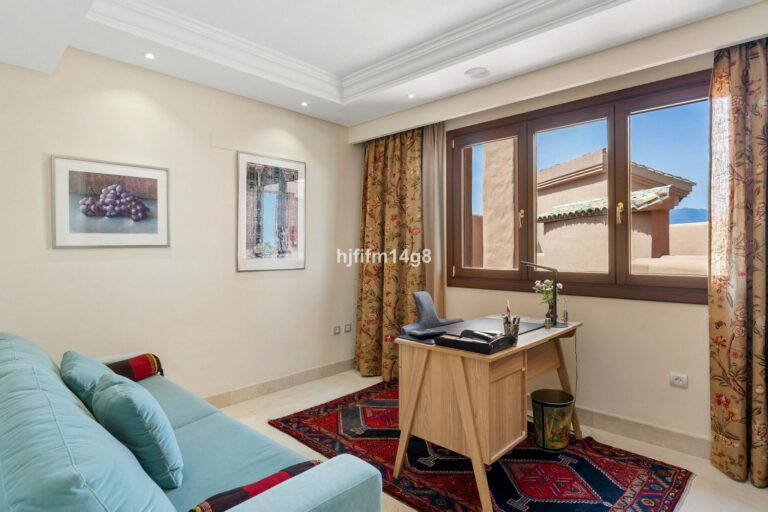 c5e643f7c144c6f4093de167b8f0258d - 12