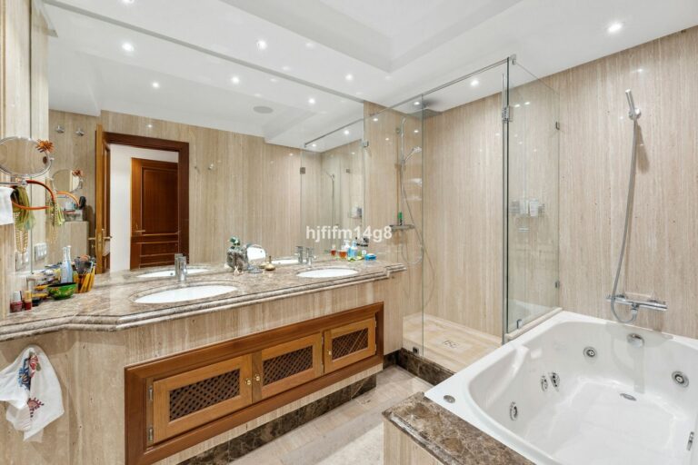 c5e643f7c144c6f4093de167b8f0258d - 13