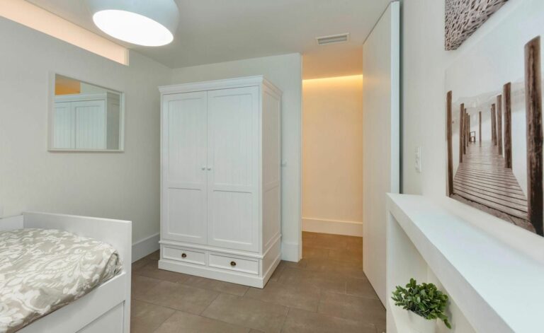 c6b175fa8eaa456cf03aee08aff17c0a - 13