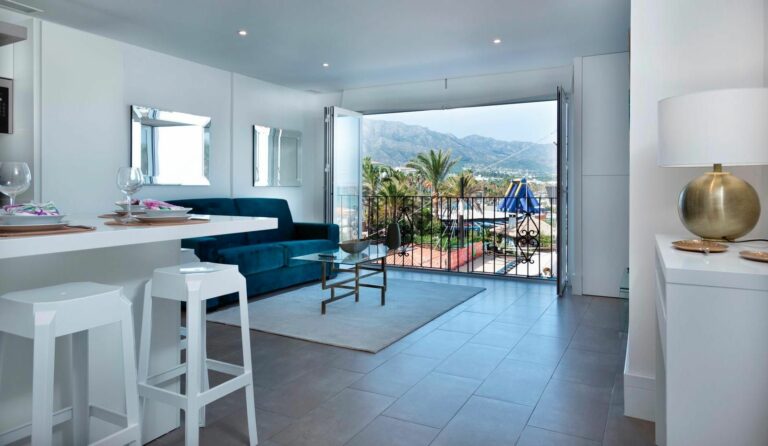 c6b175fa8eaa456cf03aee08aff17c0a - 2