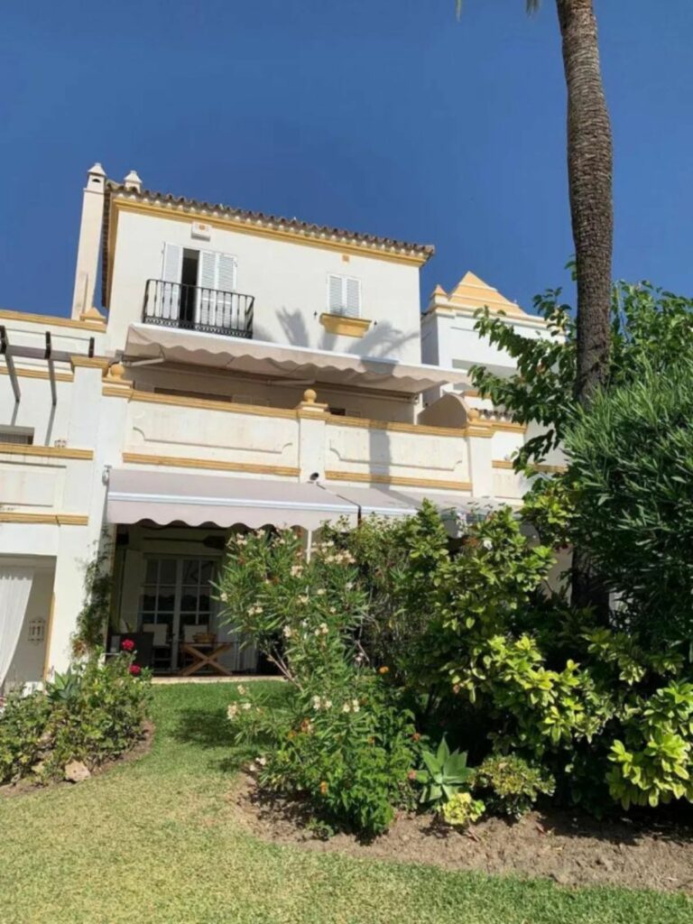 c6bf5535a0d18ee85a6eea1ac09ebcd7 - 1