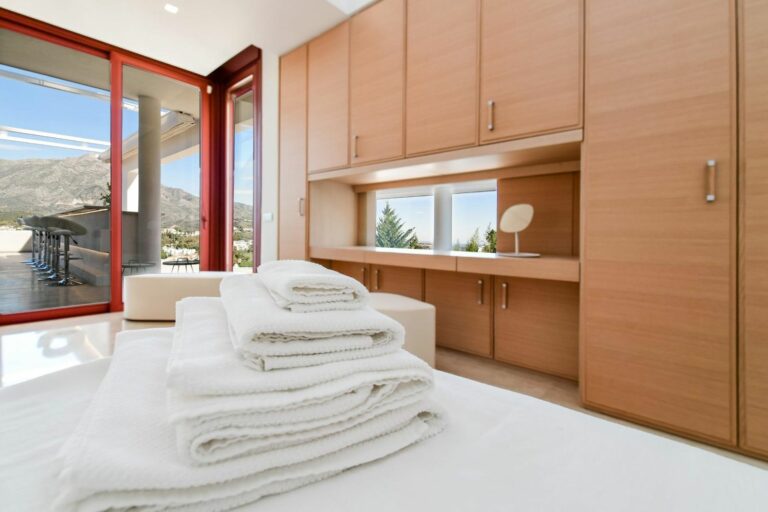 c7ab8ff5789cc8e41e5de2e7a310c642 - 13