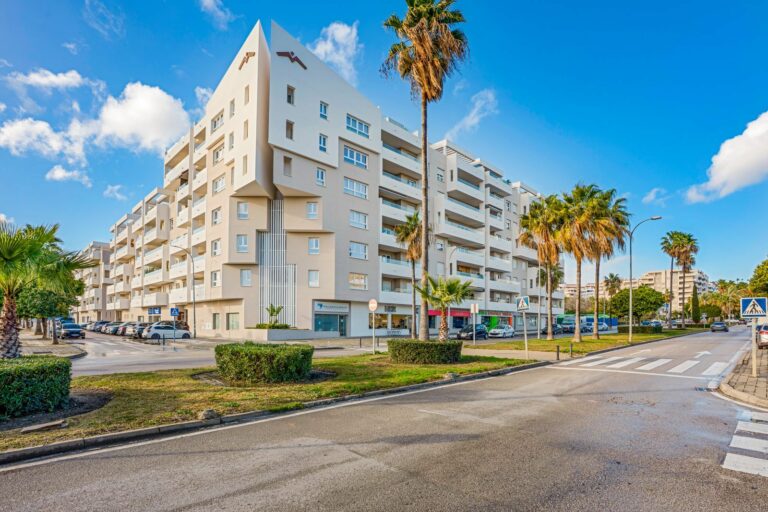 c9d3a93b50a5350bccee722514481cf9 - 1