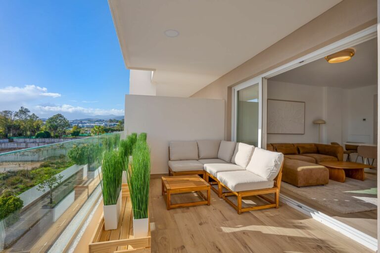 c9d3a93b50a5350bccee722514481cf9 - 2