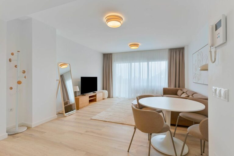 c9d3a93b50a5350bccee722514481cf9 - 5