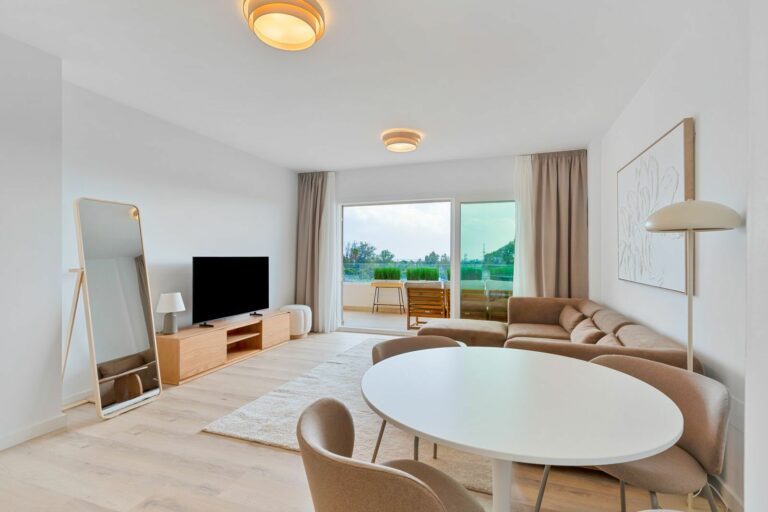 c9d3a93b50a5350bccee722514481cf9 - 6