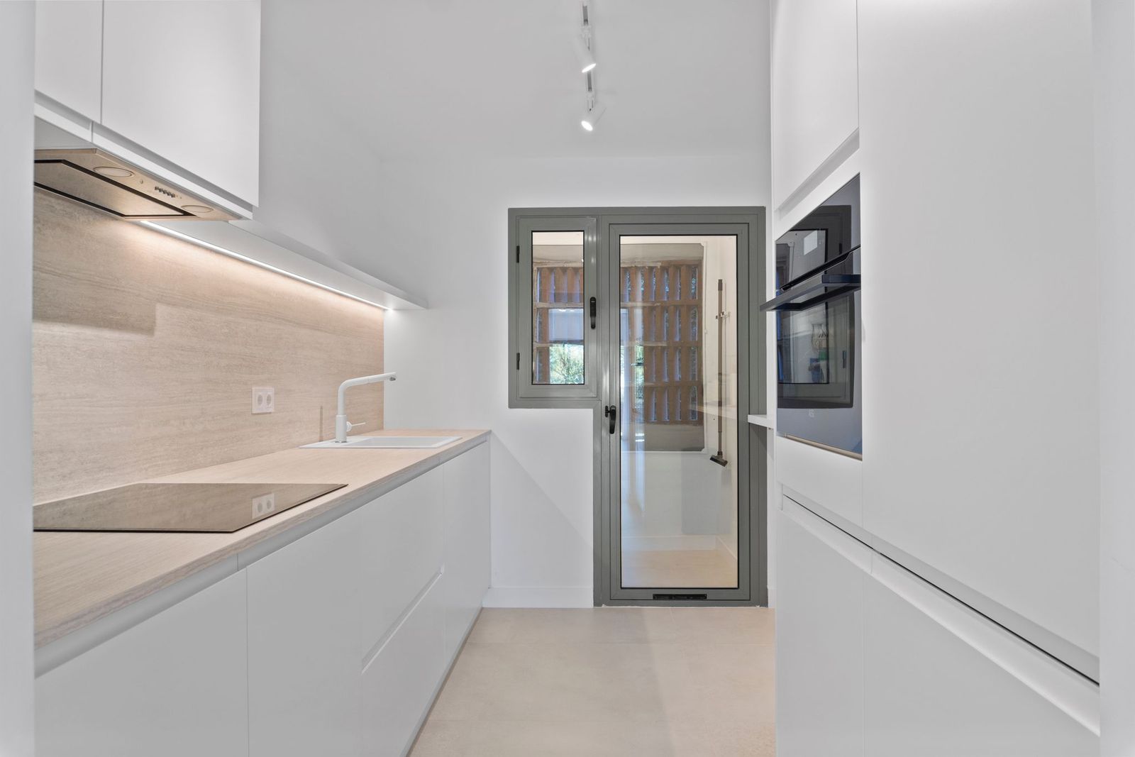 cb10bdc0f9cbf27dd811567792d30d08 - 11