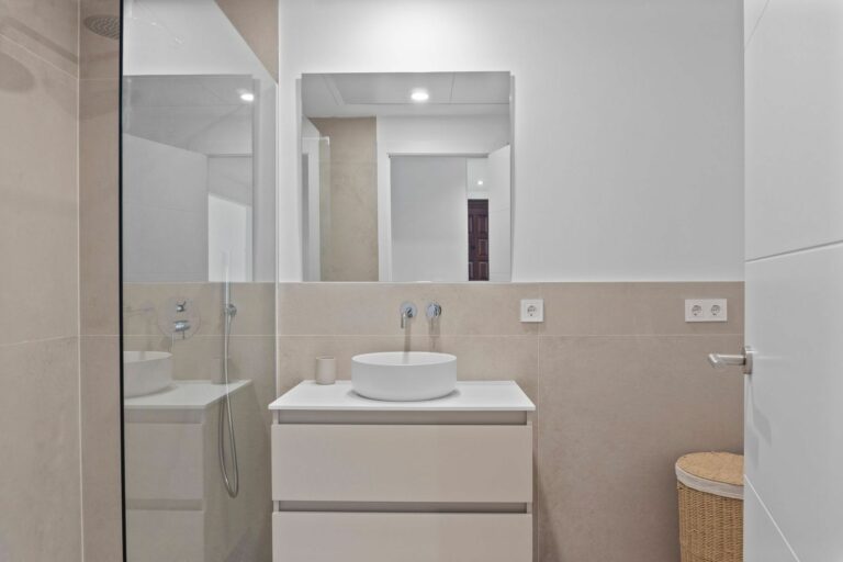 cb10bdc0f9cbf27dd811567792d30d08 - 15